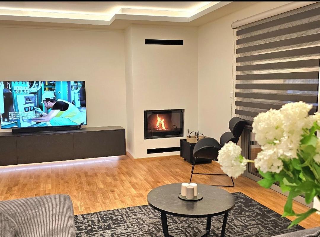 Filothei Luxury Apartment 110M2 أثينا المظهر الخارجي الصورة